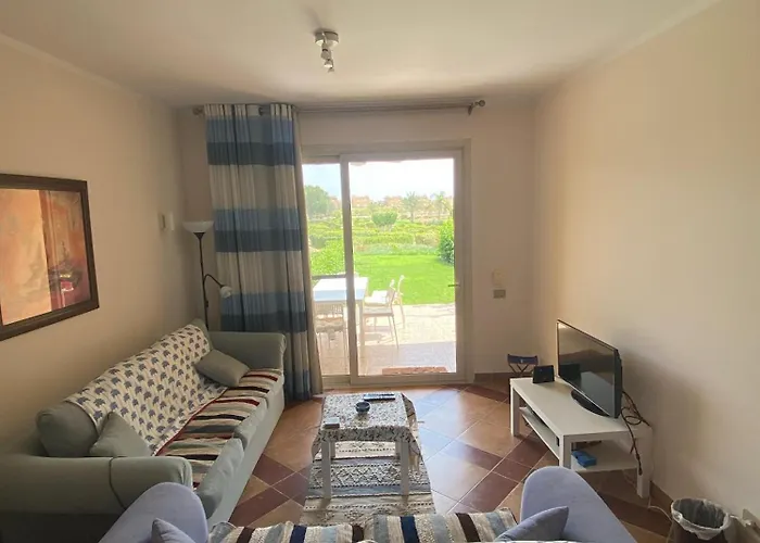 Golfers Retreat 2bdr Lagoon At Ein Bay بيت للعطل